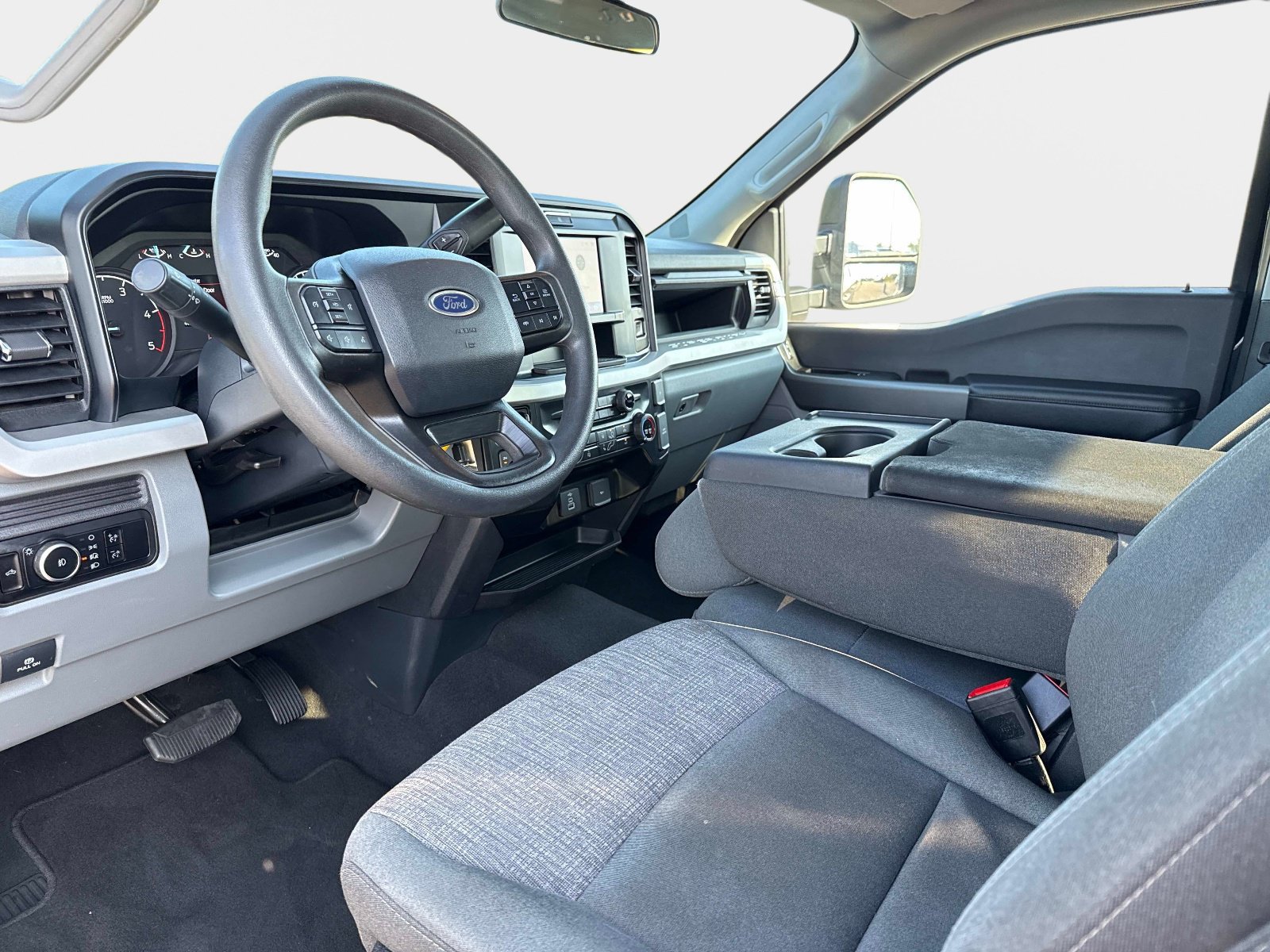 Used 2025 Ford F250 XLT AWD/4WD image 32