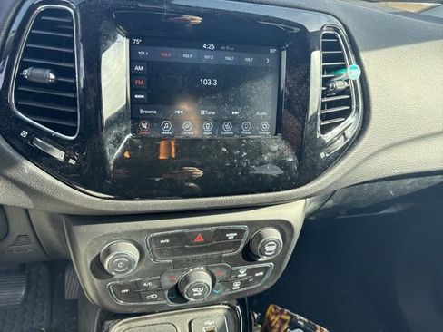 Used 2019 Jeep Compass Latitude AWD/4WD image 7