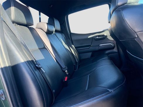 Used 2022 Toyota Tacoma Limited image 28