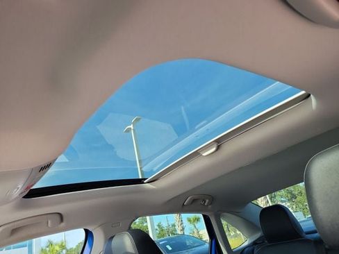 Certified 2024 Volkswagen Jetta SE w/ Panoramic Sunroof Package FWD image 29