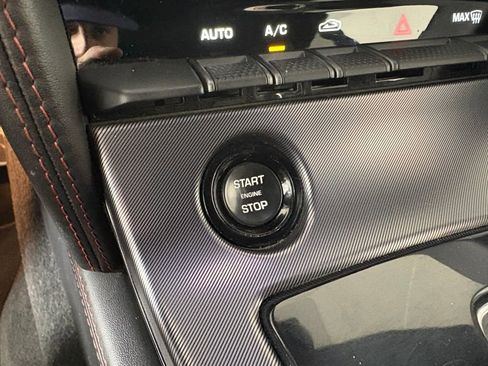 Used 2017 Jaguar F-TYPE R image 21