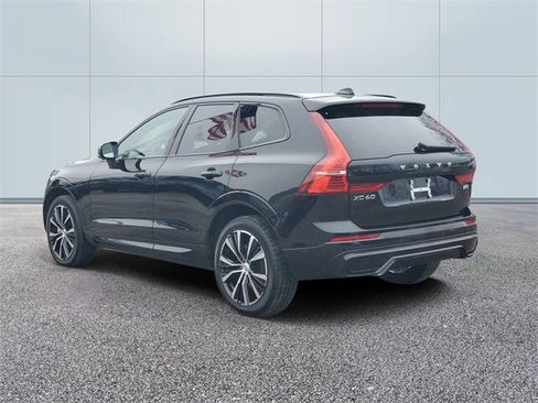 Certified 2025 Volvo XC60 B5 Plus image 6