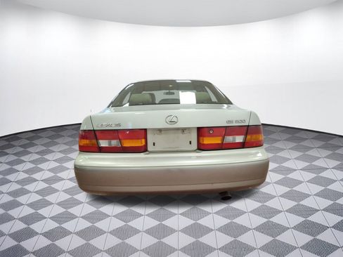 Used 1998 Lexus ES 330 image 9