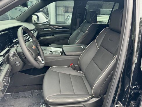 Used 2024 Cadillac Escalade Sport w/ Touring Package AWD/4WD image 11