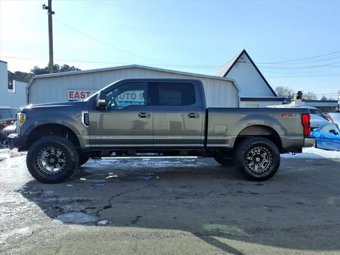 Used 2019 Ford F250 Lariat w/ Lariat Value Package image 2