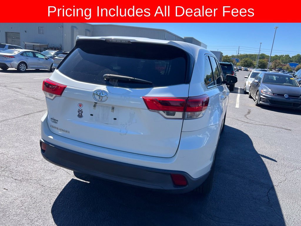 Used 2017 Toyota Highlander LE FWD image 29