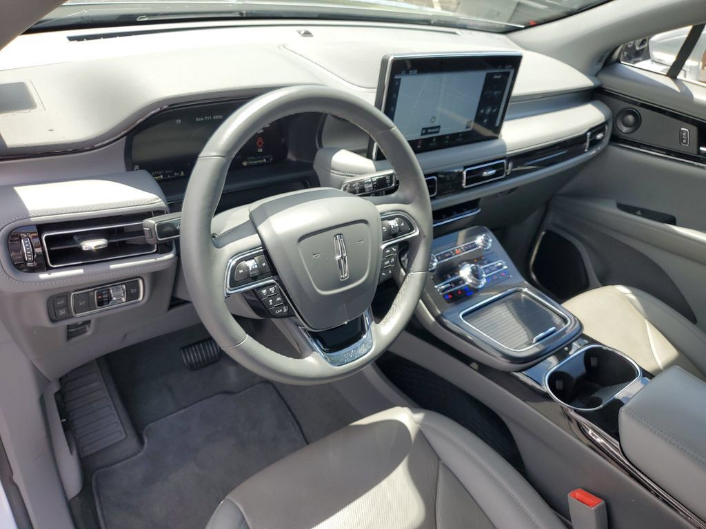 Used 2022 Lincoln Nautilus Reserve FWD image 6