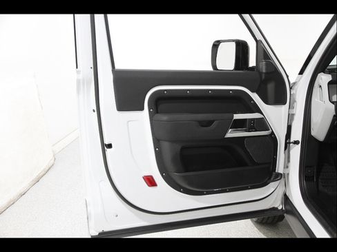 Used 2023 Land Rover Defender 90 S AWD/4WD image 4