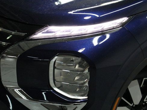 New 2025 Mitsubishi Outlander SE image 2