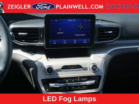 Used 2023 Ford Explorer XLT w/ Equipment Group 202A AWD/4WD image 16