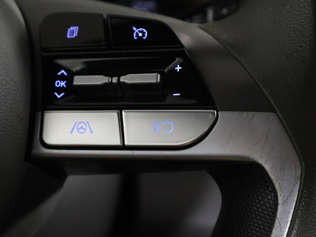 Used 2022 Hyundai Elantra Blue FWD image 38