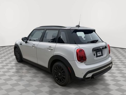 Used 2022 MINI Cooper 4-Door Hardtop w/ Premium Package FWD image 4