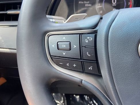 Certified 2023 Lexus ES 250 w/ Premium Package AWD/4WD image 18
