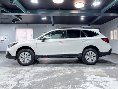 Used 2019 Subaru Outback 2.5i Premium image 5