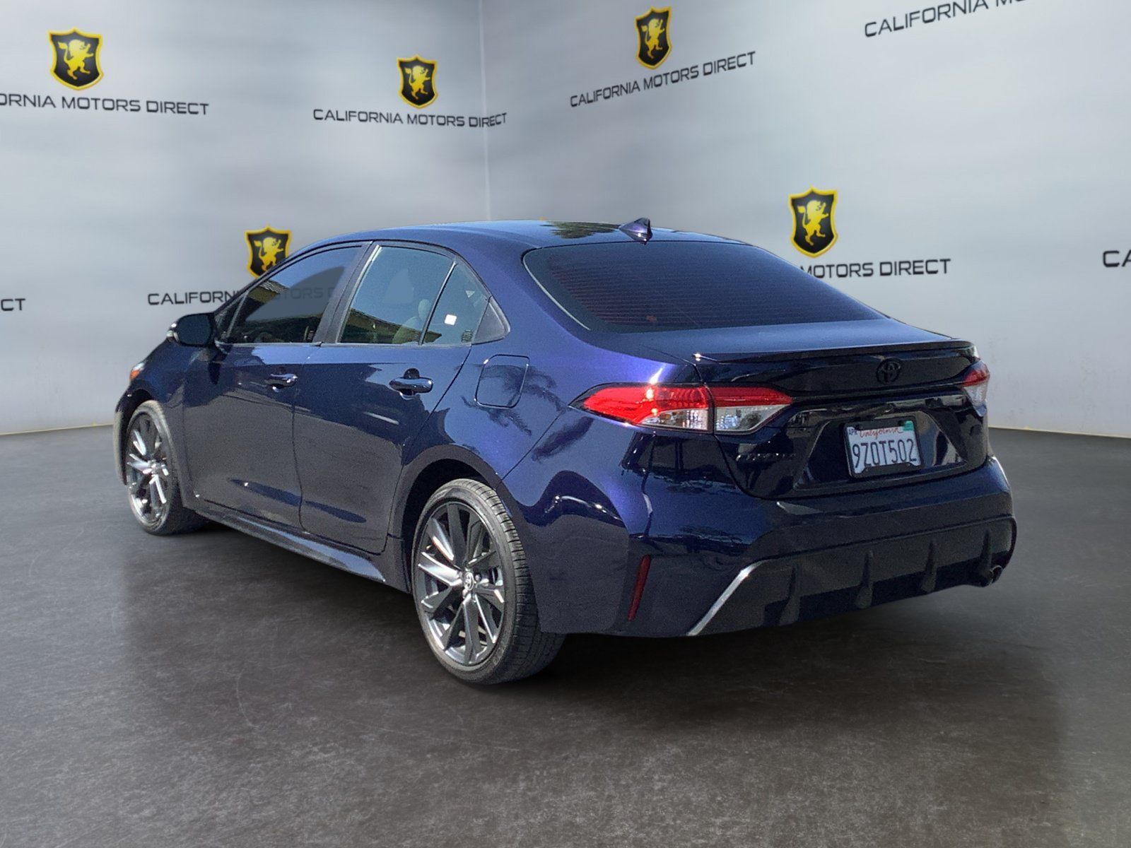 Used 2025 Toyota Corolla SE w/ SE Premium Package FWD image 3