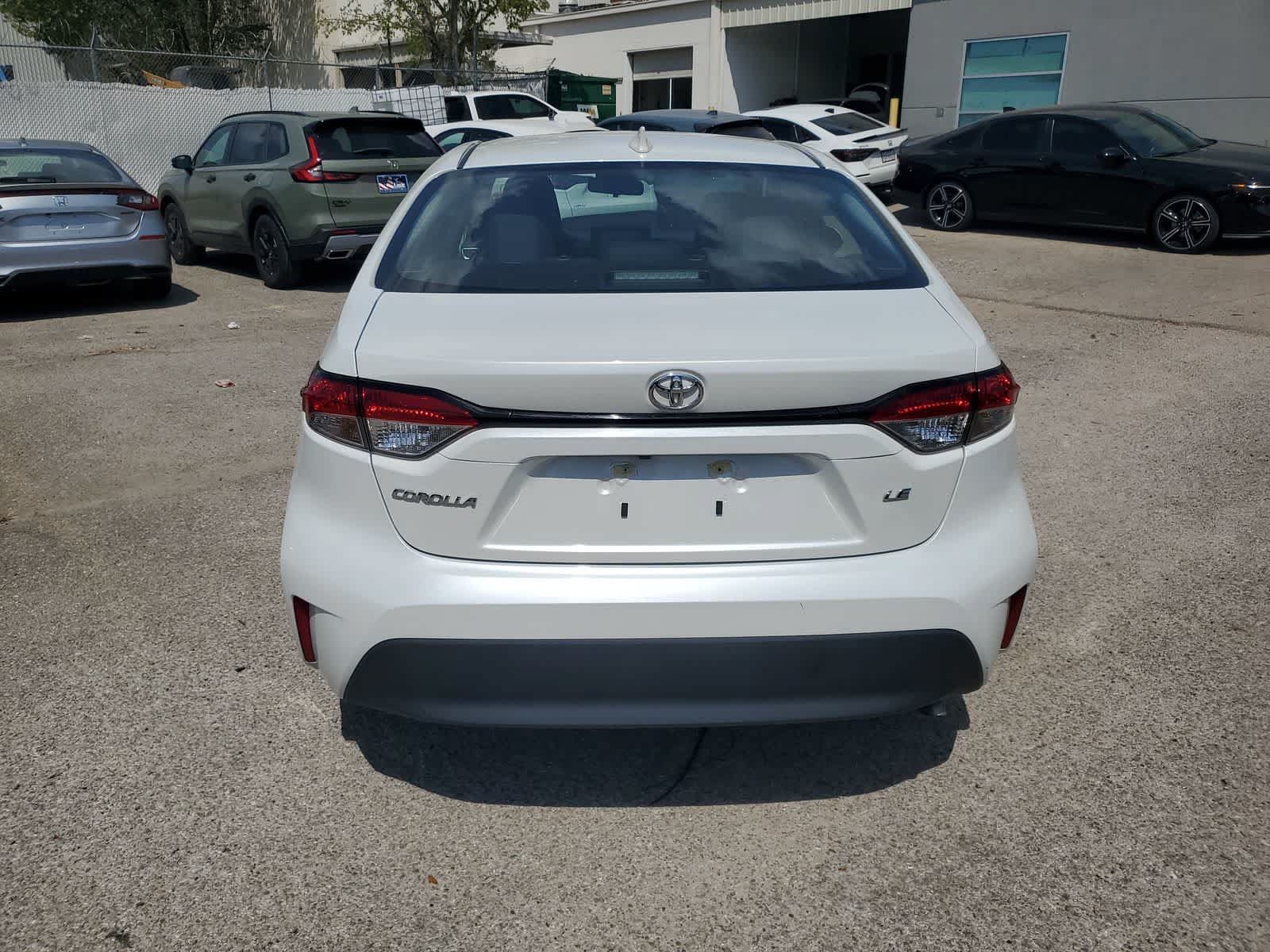 Used 2025 Toyota Corolla LE FWD image 5