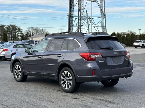 Used 2017 Subaru Outback 3.6R Limited image 2