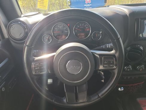 Used 2017 Jeep Wrangler Unlimited Rubicon AWD/4WD image 29