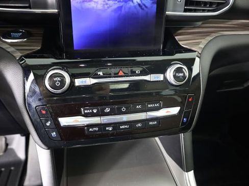 Used 2022 Ford Explorer Limited image 60