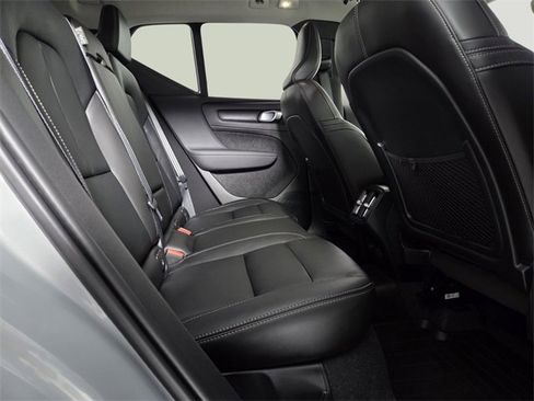Used 2024 Volvo XC40 B5 Ultimate w/ Protection Package Premier image 15