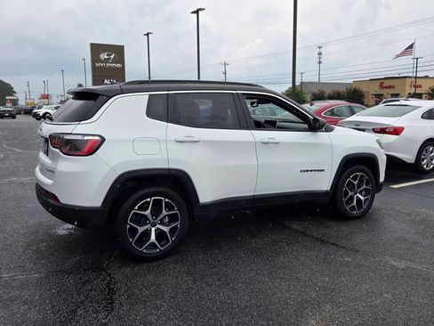 Used 2025 Jeep Compass Limited AWD/4WD image 14