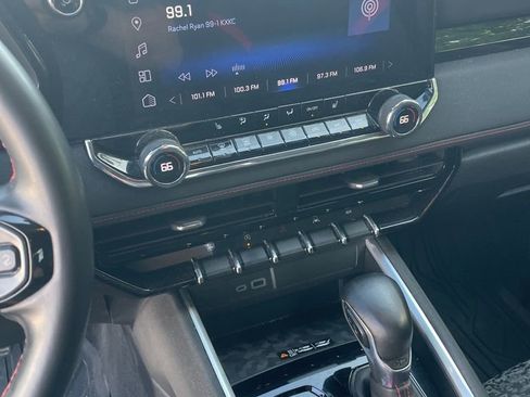 Used 2023 Chevrolet Colorado Z71 w/ Z71 Convenience Package 2 image 12