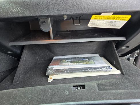 Used 2018 Chrysler 300 S image 33