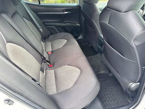Used 2021 Toyota Camry LE image 17