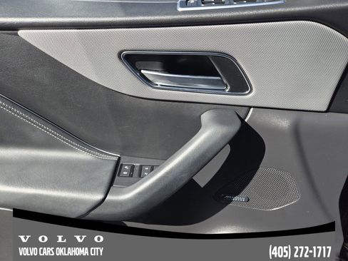 Used 2020 Jaguar F-PACE SVR image 22