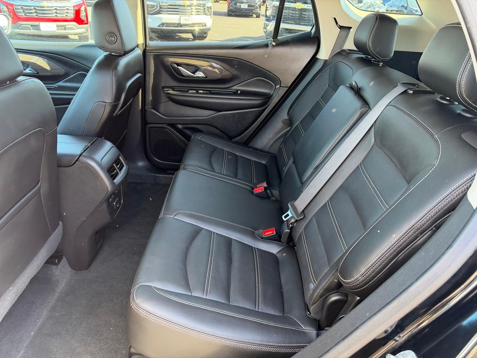 Used 2023 GMC Terrain Denali w/ Denali Premium Package AWD/4WD image 7