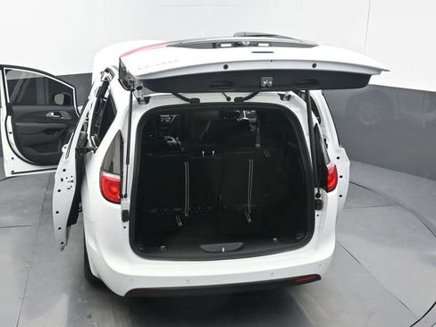 New 2025 Chrysler Voyager LX image 73