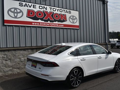 Used 2024 Honda Accord Touring image 5