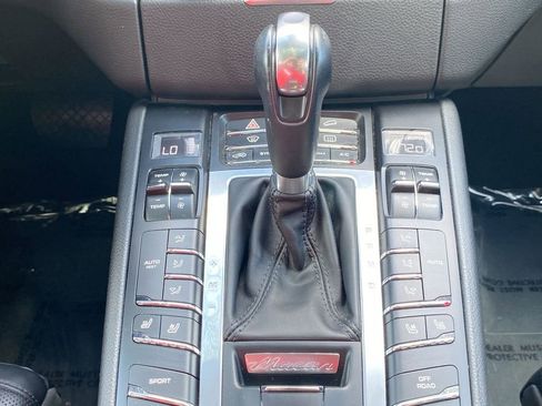Used 2018 Porsche Macan Sport Edition image 15