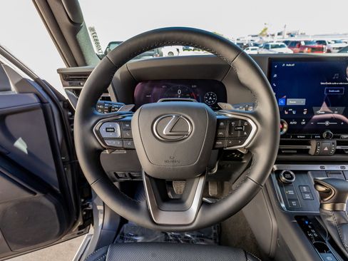 Used 2026 Lexus GX 550 w/ Accessory Package (2T) image 19