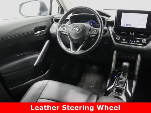 Certified 2024 Toyota Corolla Cross XLE image 32