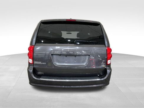 Used 2016 Dodge Grand Caravan R/T FWD image 4