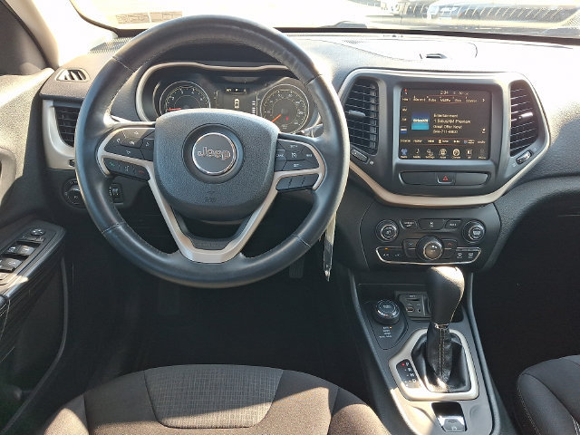 Used 2015 Jeep Cherokee Latitude AWD/4WD image 8