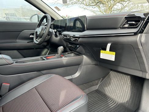 New 2025 Nissan Kicks SR w/ Illumination Package image 25