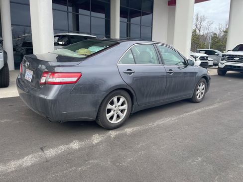 Used 2011 Toyota Camry LE image 10