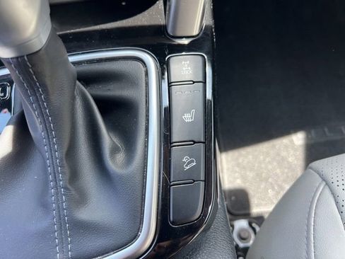 Certified 2023 Kia Seltos SX w/ SX Sunroof Package AWD/4WD image 28
