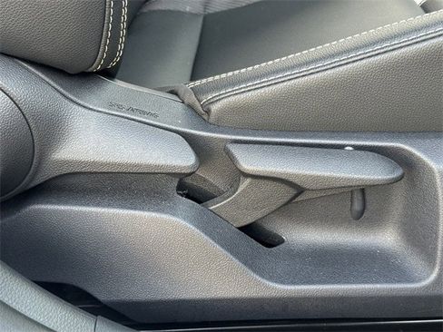 Used 2025 Toyota Camry SE image 31