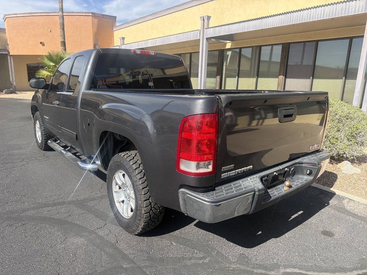 Used 2010 GMC Sierra 1500 SL RWD image 6