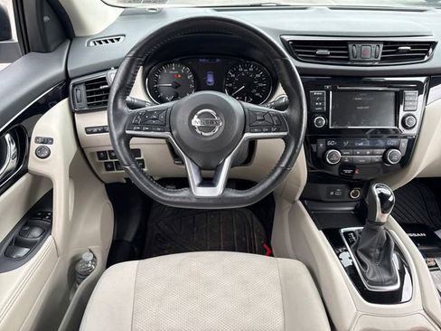 Used 2019 Nissan Rogue Sport SV w/ All-Weather Package AWD/4WD image 19