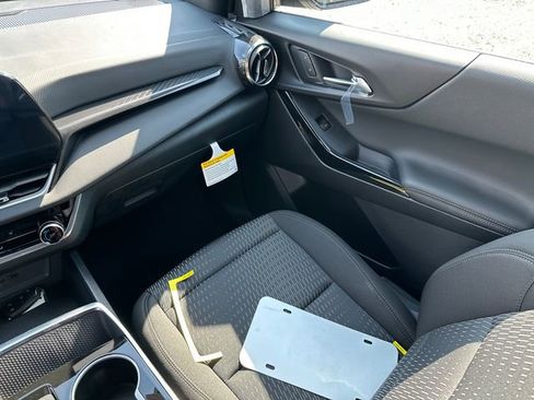 New 2026 Chevrolet Equinox LT image 16