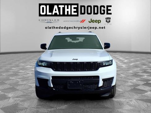 Certified 2023 Jeep Grand Cherokee L Laredo image 34