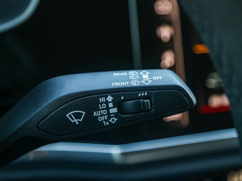 New 2025 Audi Q3 2.0T Premium image 40