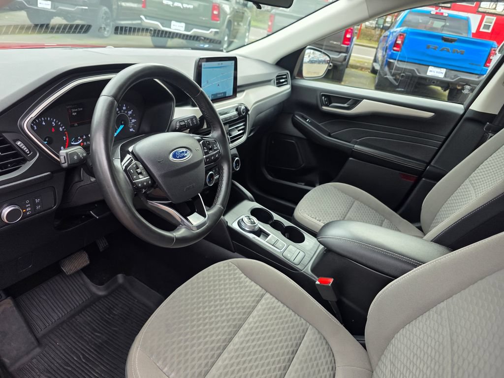 Used 2022 Ford Escape SE w/ SE Sport Appearance Package AWD/4WD image 8