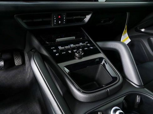 New 2026 Porsche Cayenne image 18