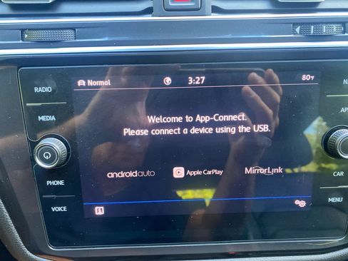 Used 2020 Volkswagen Tiguan SEL Premium R-Line image 16