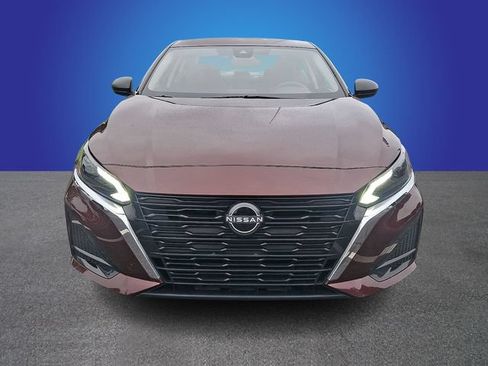 Used 2025 Nissan Altima 2.5 SV AWD/4WD image 2
